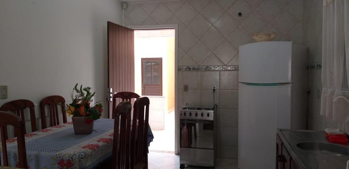 Willa Casa 02 Dorm Na Rua Salmao Bombinhas Zewnętrze zdjęcie